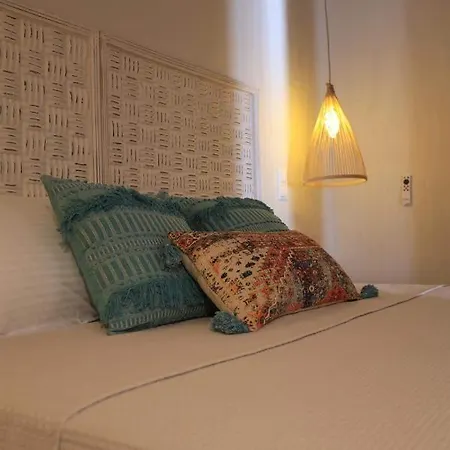 בית נופש Captain's Koutsi Aprovaton